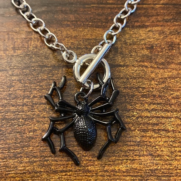 Black widow necklace - Picture 3 of 4